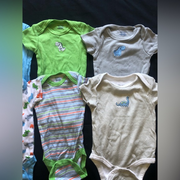 5 Gerber & 1 Little Me NewBorn Baby Boy Onesies - Picture 3 of 6